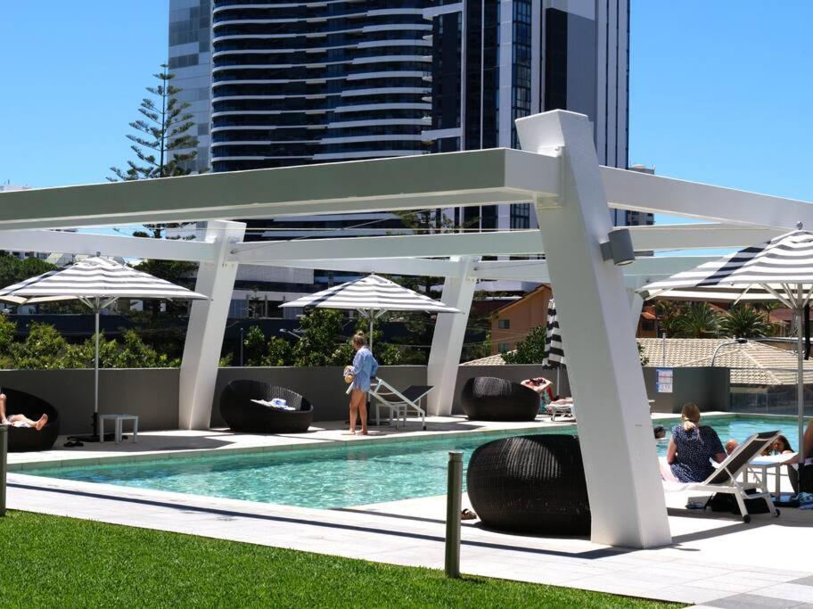 Broadbeach Stunner Modern And Central Gold Coast Exterior foto