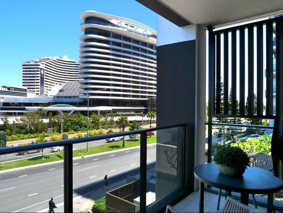 Broadbeach Stunner Modern And Central Gold Coast Exterior foto