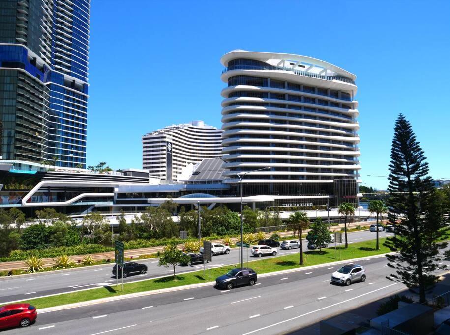 Broadbeach Stunner Modern And Central Gold Coast Exterior foto